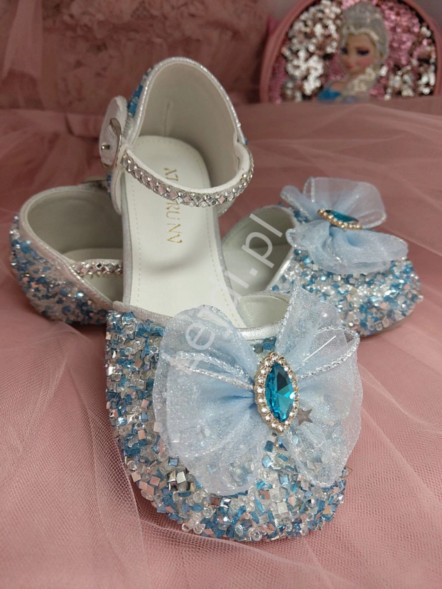 Błękitne buciki dla dziewczynki ze srebrnymi kryształkami i kokardą 311-888