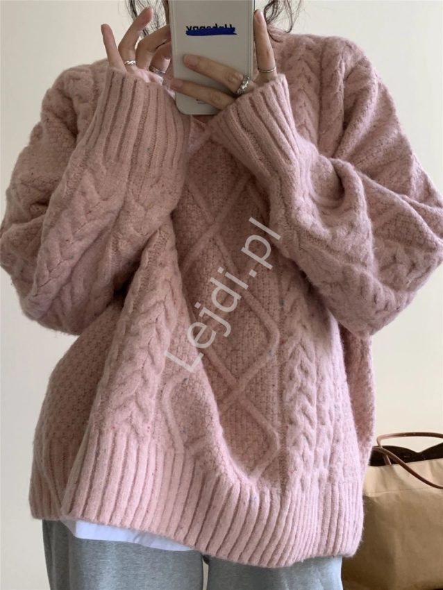 Pudrowo różowy sweter stylowy 3631